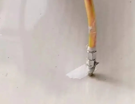 三明市瓷砖空鼓维修公司专业解答在瓷砖铺贴过程中，如果使用的砂料过粗（如全部使用了粗砂），可能会导致以下问题